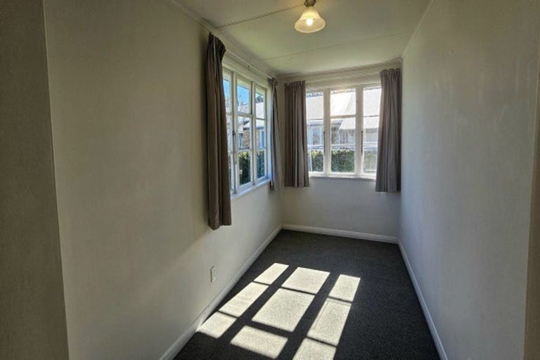 Photo of property in 27 Kenney Crescent, Fairfield, Hamilton, 3214