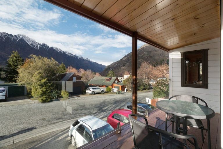 Photo of property in 10 Remarkables Crescent, Frankton, Queenstown, 9300