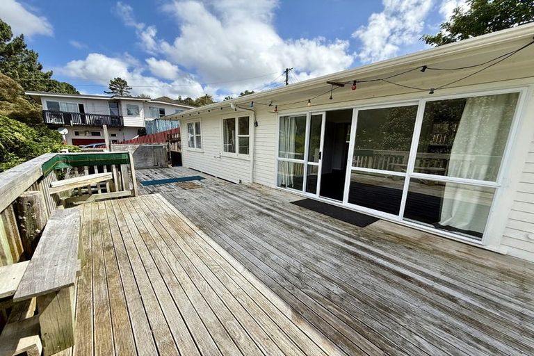 Photo of property in 17 Amundsen Grove, Stokes Valley, Lower Hutt, 5019