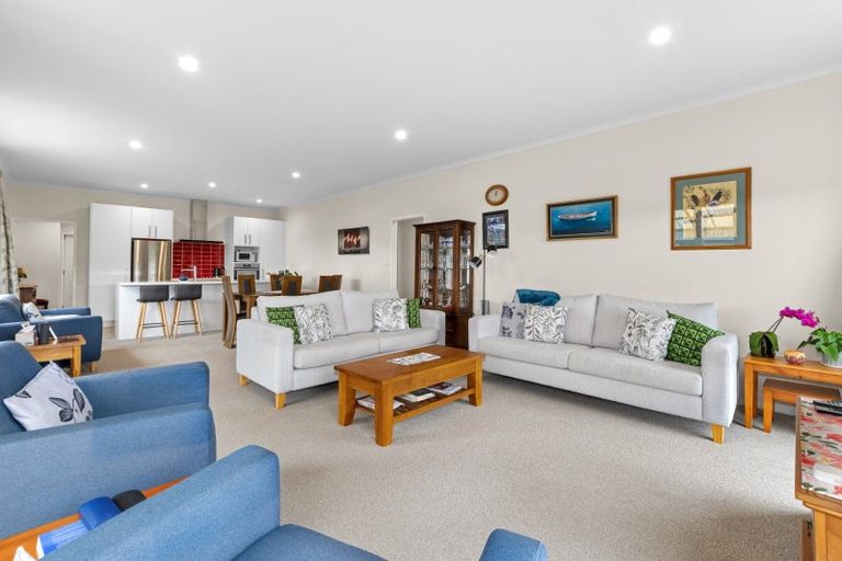 Photo of property in 12 Rochfort Crescent, Pyes Pa, Tauranga, 3112