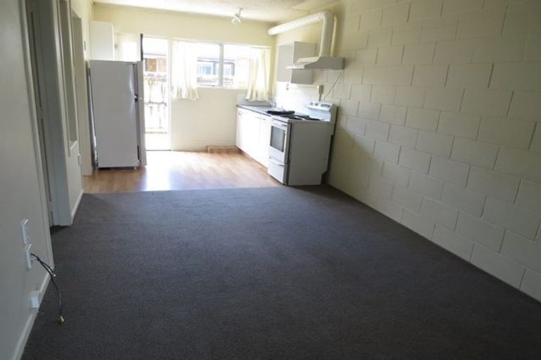 Photo of property in 4/3 Tralee Place, Hillcrest, Hamilton, 3216