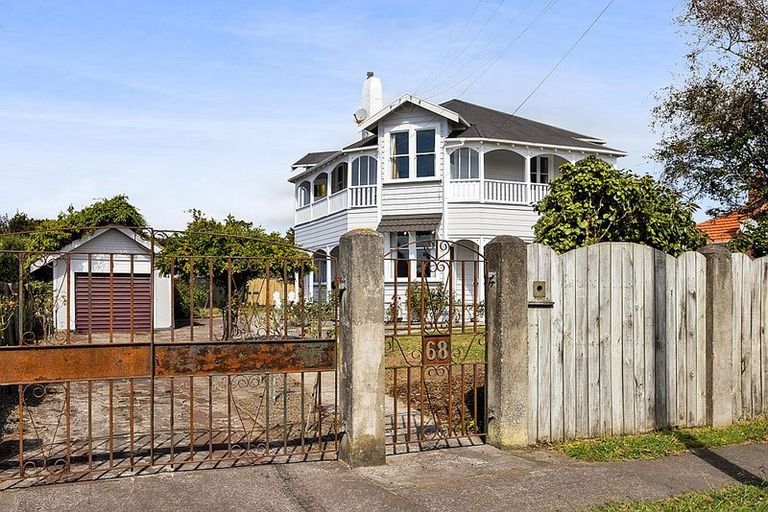Photo of property in 68 Collins Street, Hawera, 4610