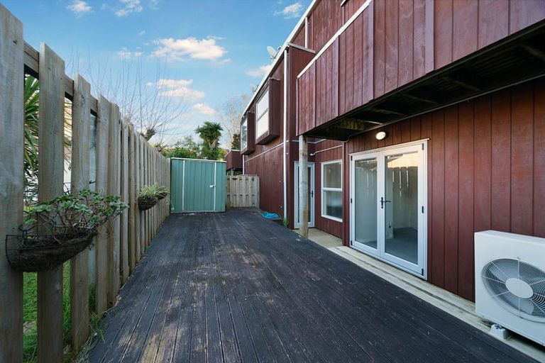 Photo of property in 76n Edmonton Road, Henderson, Auckland, 0612