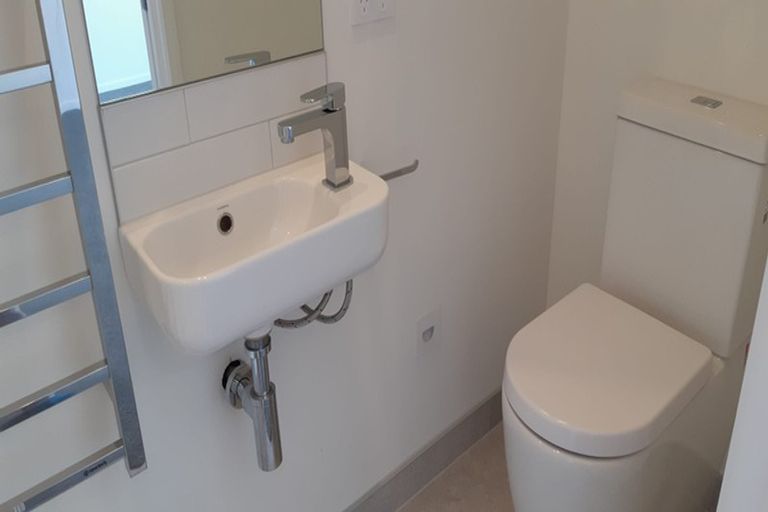 Photo of property in 18 Timu Road, Long Bay, Auckland, 0630