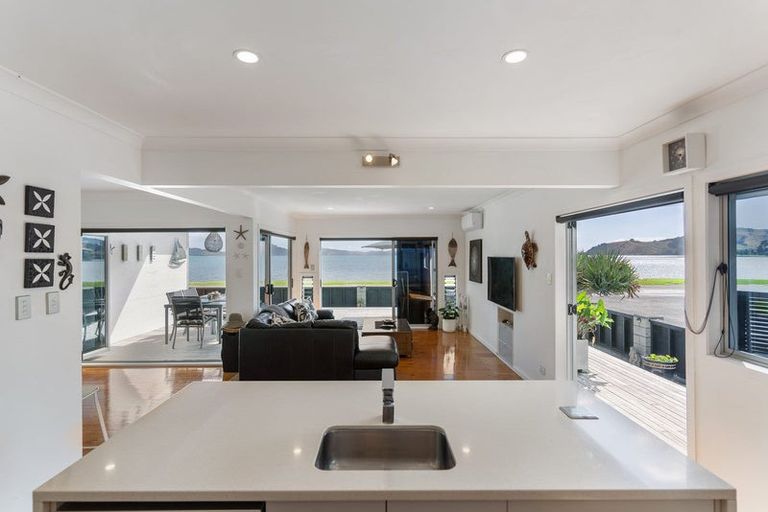 Photo of property in 1437 Clevedon Kawakawa Road, Kawakawa Bay, Papakura, 2585