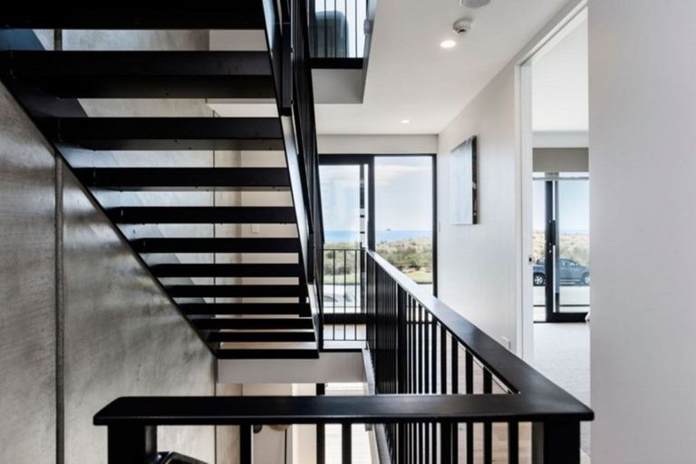 Photo of property in 211 Marine Parade, Mount Maunganui, 3116