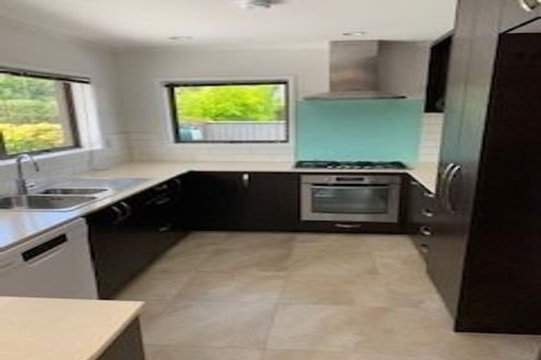 Photo of property in 1/50 Edgeworth Road, Glenfield, Auckland, 0629