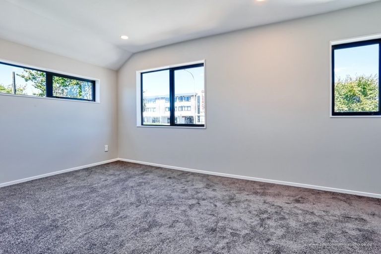 Photo of property in 51b Rosedale Road, Pinehill, Auckland, 0632