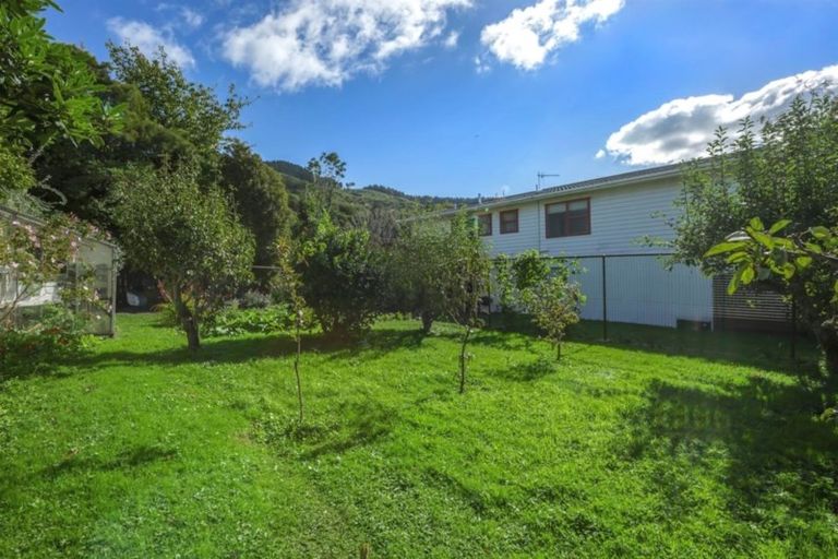 Photo of property in 12 Balliol Drive, Tawa, Wellington, 5028