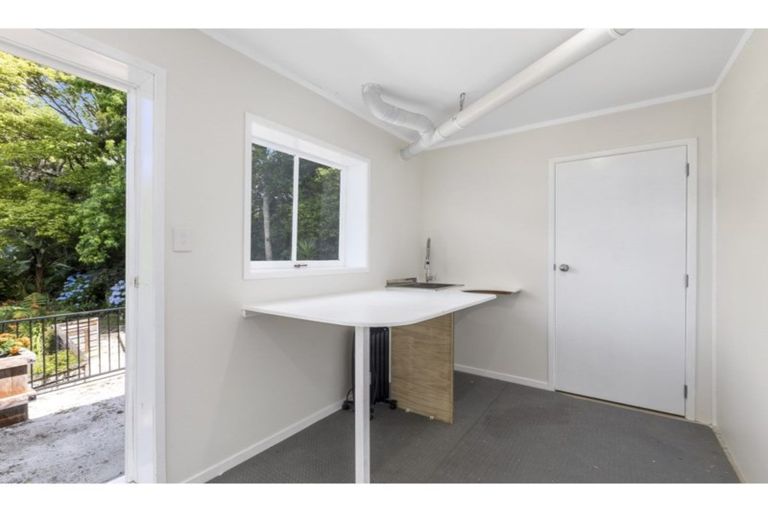 Photo of property in 1/5 Scarlock Avenue, Browns Bay, Auckland, 0630