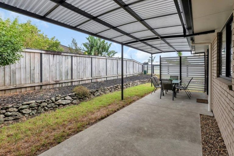 Photo of property in 18 Ocean View Rise, Ruakaka, 0116