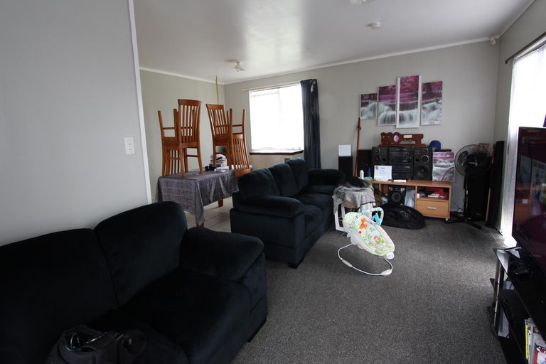 Photo of property in 2/16 Silver Creek Road, Weymouth, Auckland, 2103