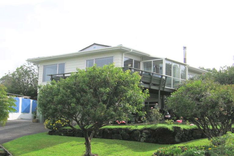 Photo of property in 10 Amorino Drive, Red Beach, 0932