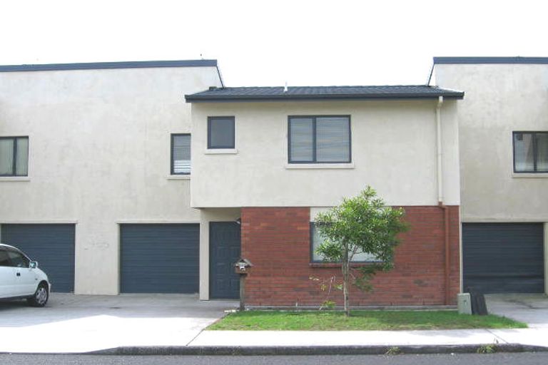 Photo of property in 40 Ranui Station Road, Ranui, Auckland, 0612