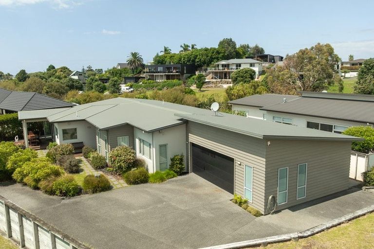 Photo of property in 21 Browns Drive, Waihi Beach, 3611