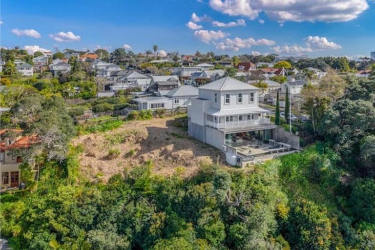 Photo of property in 23 Logan Terrace, Parnell, Auckland, 1052