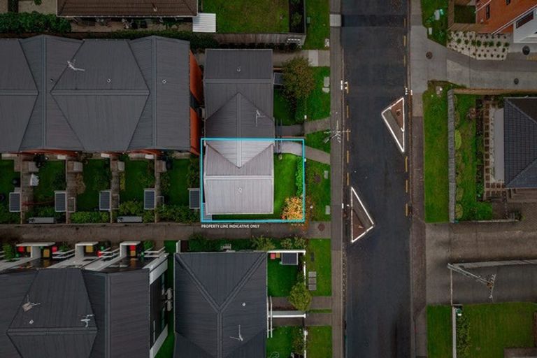 Photo of property in 2/19 Karamu Street, Te Atatu Peninsula, Auckland, 0610