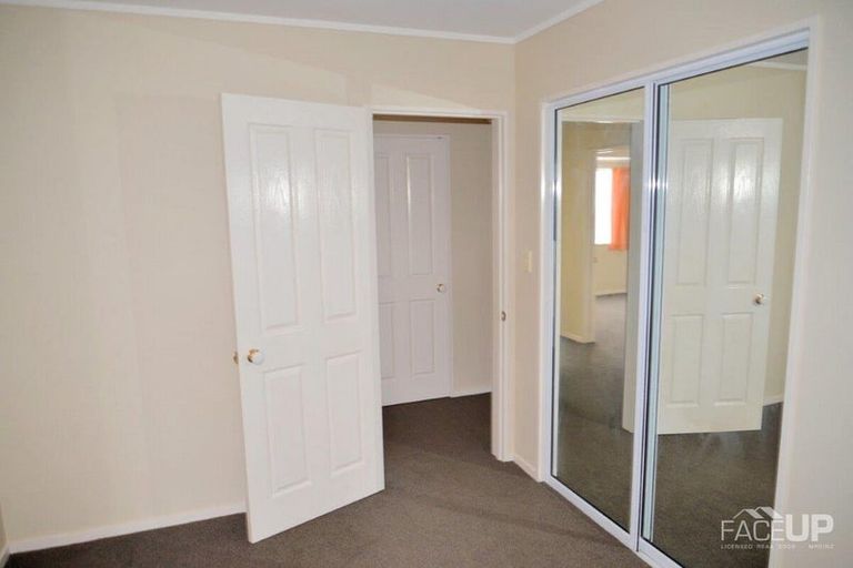 Photo of property in 107 Marina View Drive, West Harbour, Auckland, 0618