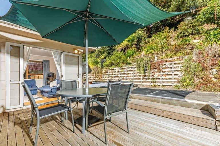 Photo of property in 28 King Richard Place, Browns Bay, Auckland, 0630