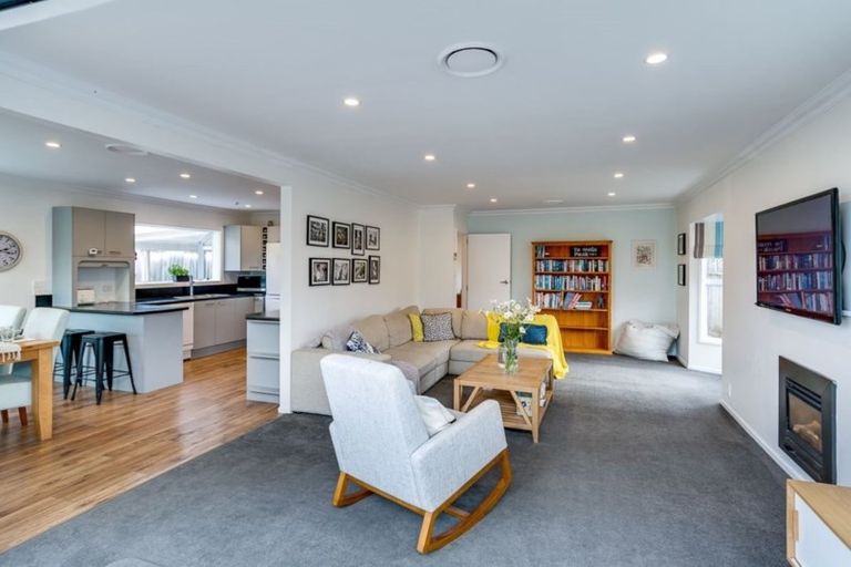 Photo of property in 15 Carl Avenue, Havelock North, 4130