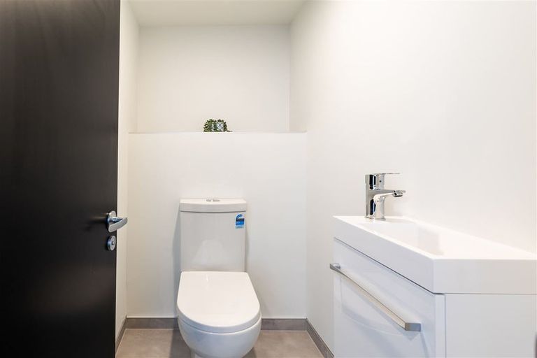 Photo of property in 10/272 Marine Parade, New Brighton, Christchurch, 8061