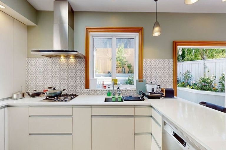 Photo of property in 17 Goring Street, Thorndon, Wellington, 6011