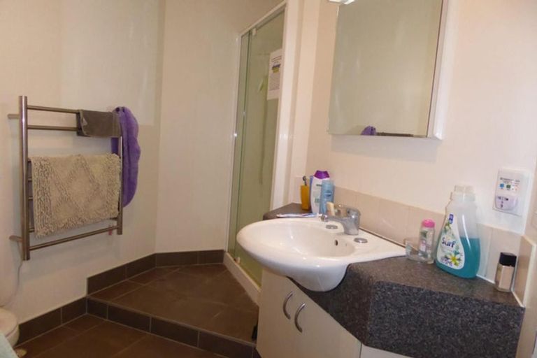 Photo of property in Terrace Tower Apartments, 9f/126 The Terrace, Wellington Central, Wellington, 6011