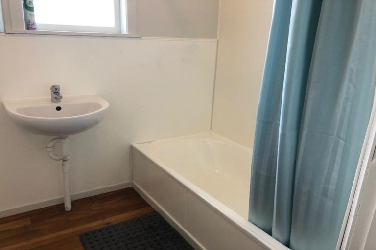 Photo of property in 1/468 Great South Road, Opaheke, Papakura, 2113