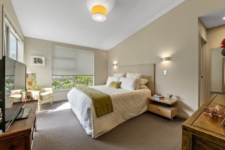 Photo of property in 10 Olivia Street, Stratford, 4332