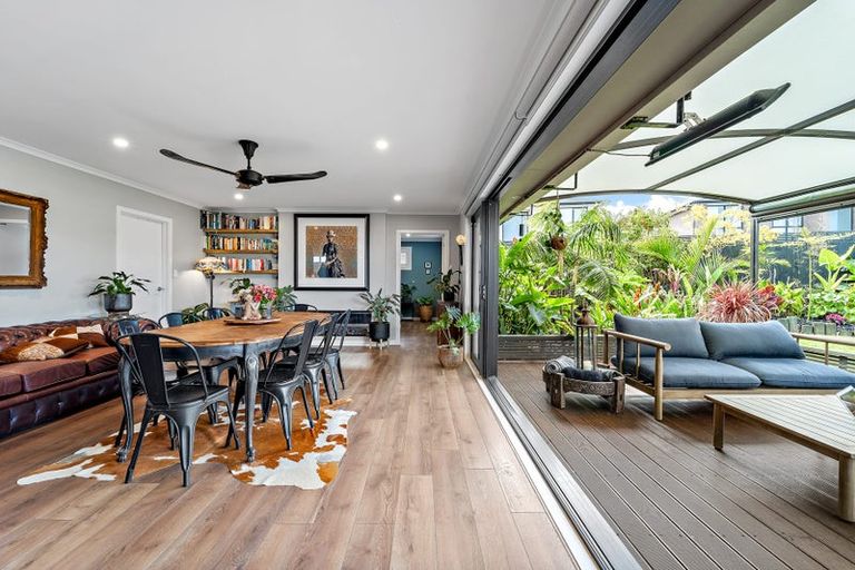 Photo of property in 39 Surf View Crescent, Red Beach, 0932