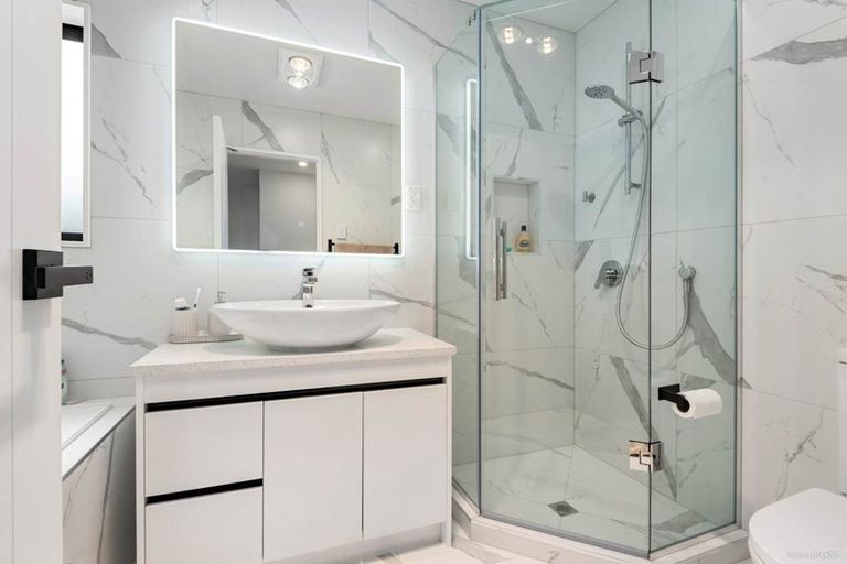 Photo of property in 8b Hobart Crescent, Wattle Downs, Auckland, 2103