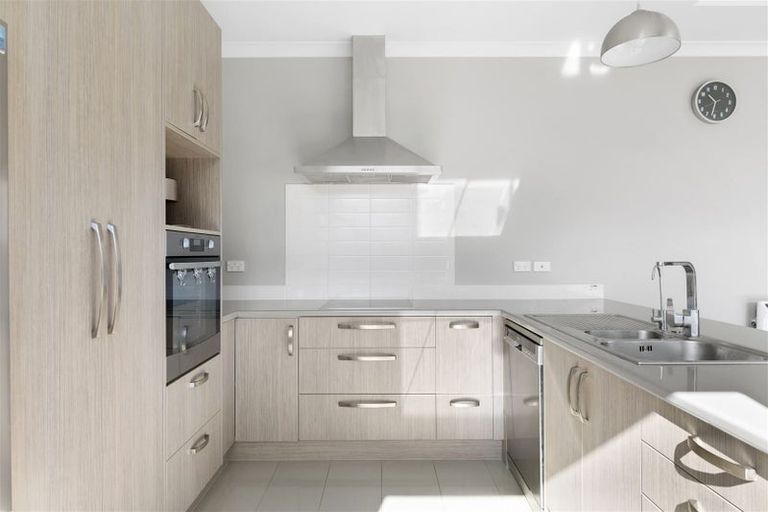 Photo of property in 16 Chalgrove Road, Huntington, Hamilton, 3210