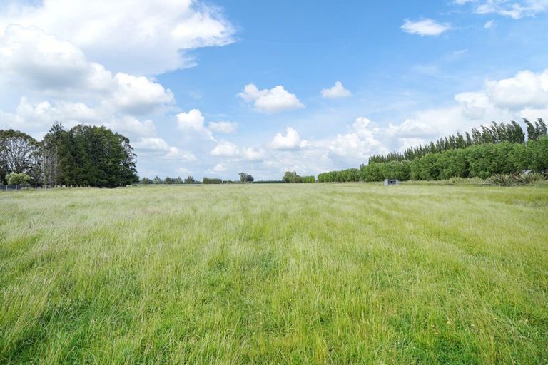 Photo of property in 61 Moore Road, Winton, 9781