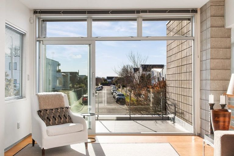 Photo of property in 30 Carlton Mill Road, Merivale, Christchurch, 8014