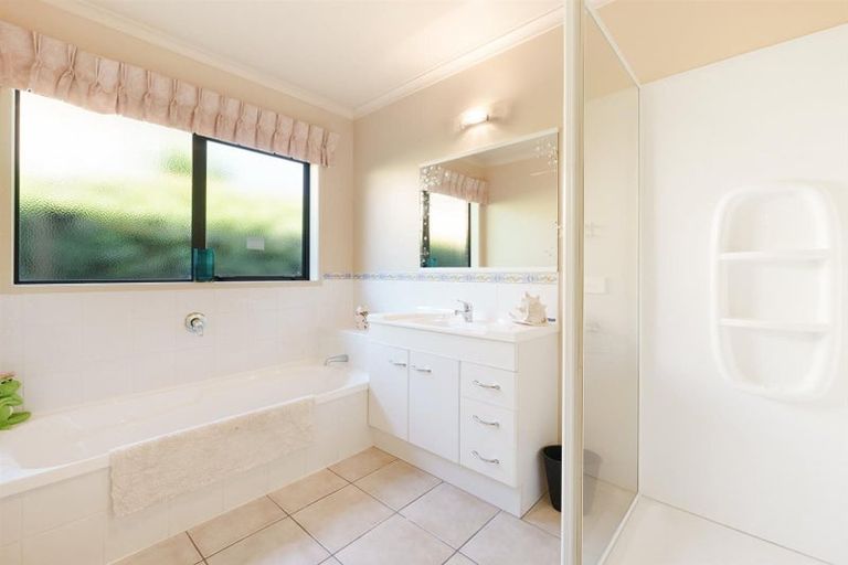 Photo of property in 1 Orchid Place, Ohauiti, Tauranga, 3112
