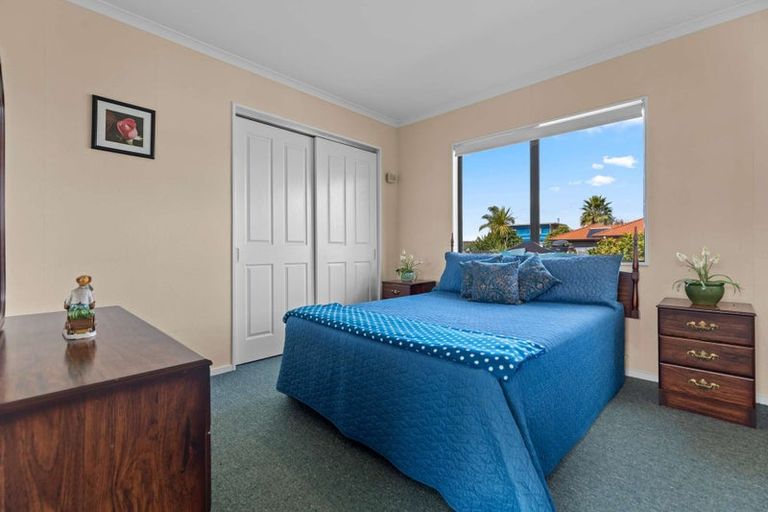 Photo of property in 72 Dalton Drive, Papamoa Beach, Papamoa, 3118