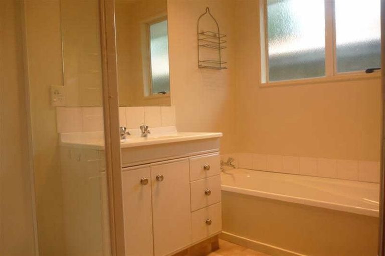 Photo of property in 3/71 Elizabeth Street, Riccarton, Christchurch, 8041