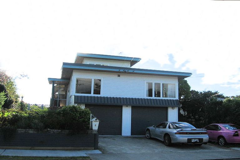 Photo of property in 3 Wairere Grove, Paraparaumu, 5032