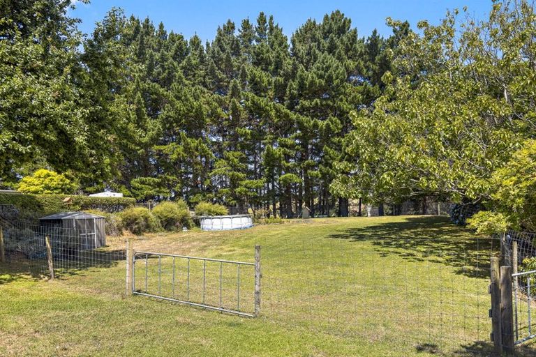 Photo of property in 1556 South Head Road, South Head, Helensville, 0874