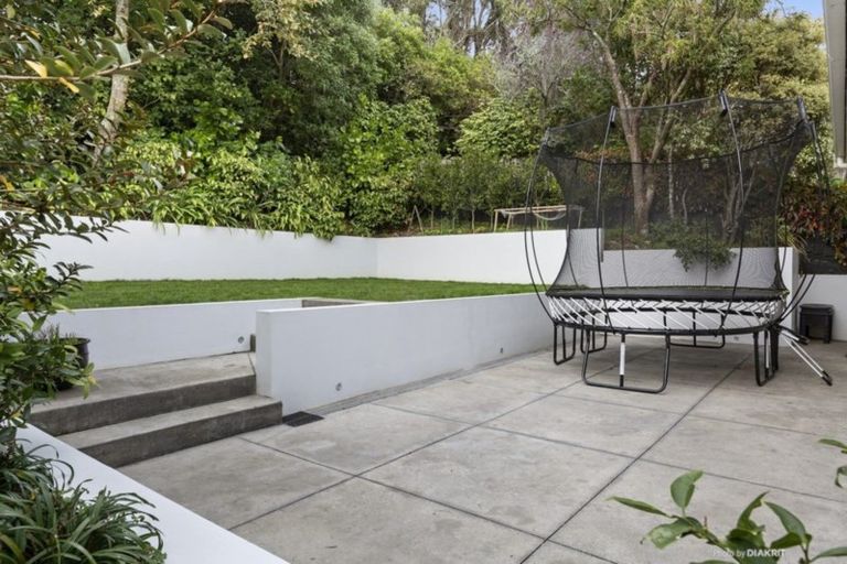 Photo of property in 37 Glen Road, Kelburn, Wellington, 6012