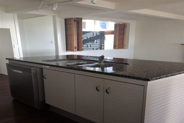 Photo of property in 23 Churchill Road, Murrays Bay, Auckland, 0630