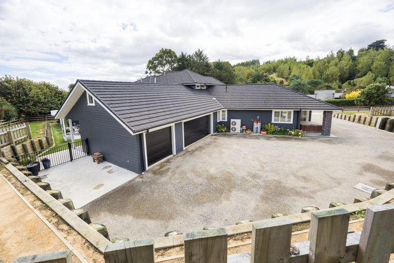 Photo of property in 82 Kingsdale Park Drive, Aokautere, Palmerston North, 4471