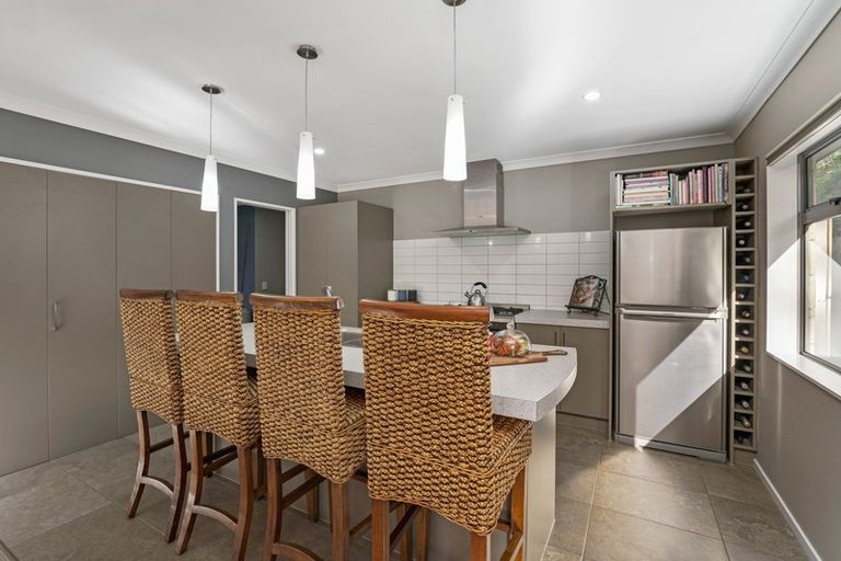 Photo of property in 14 Leanne Way, Waikanae Beach, Waikanae, 5036