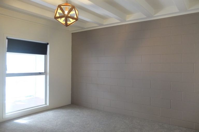 Photo of property in 1/1a Oates Road, Glen Eden, Auckland, 0602