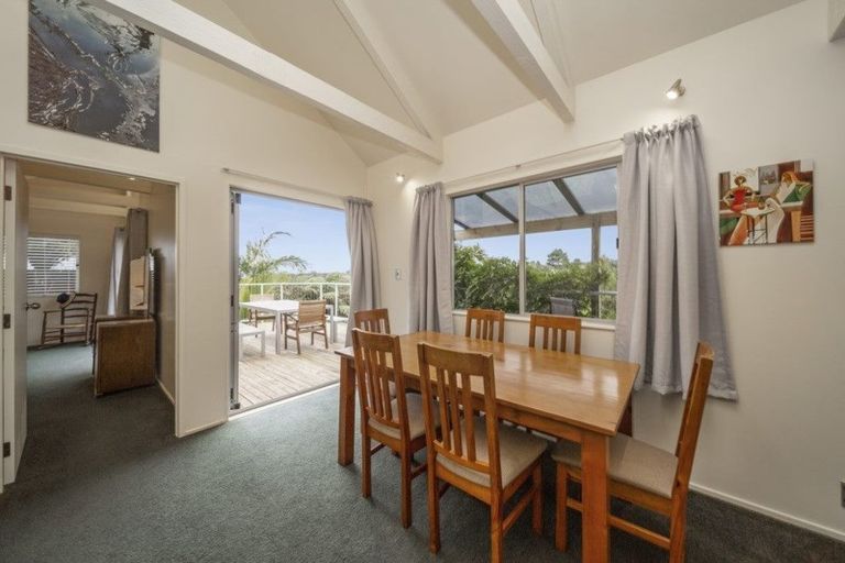 Photo of property in 127 Wairau Road, Oakura, 4314