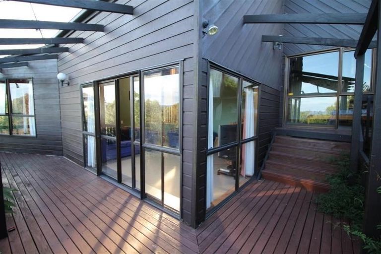 Photo of property in 173 West Harbour Drive, West Harbour, Auckland, 0618