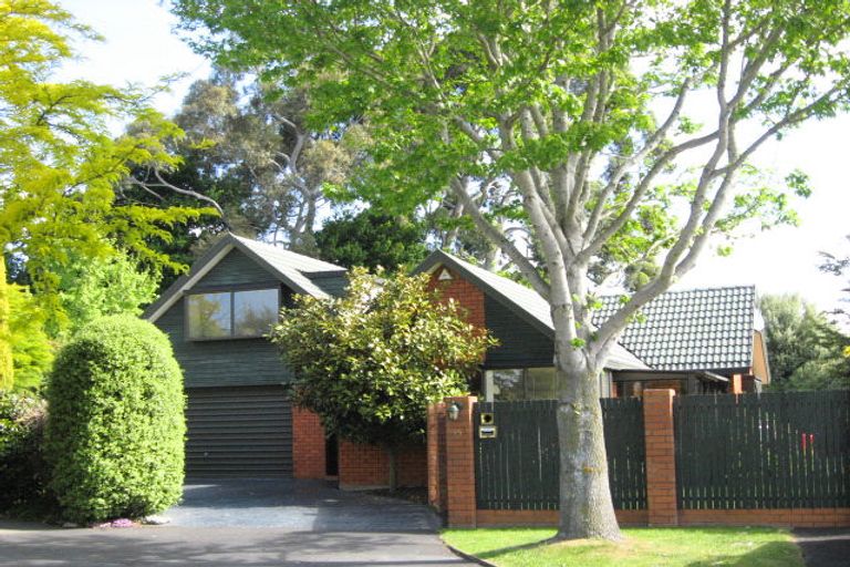 Photo of property in 15 San Rafael Place, Burnside, Christchurch, 8053