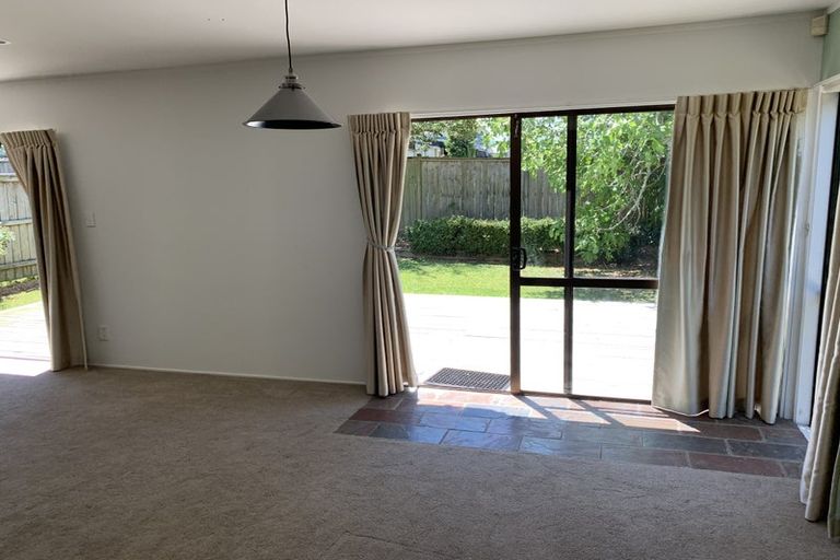 Photo of property in 2/15 Fairfax Avenue, Northcote, Auckland, 0627