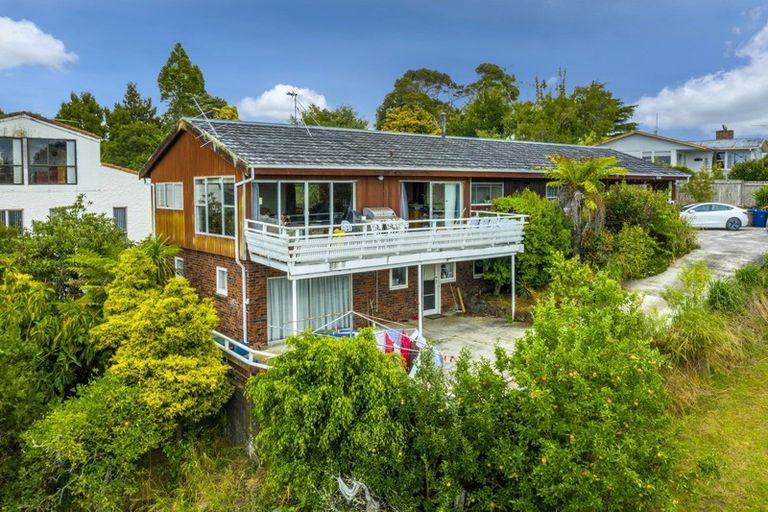 Photo of property in 85a Colwill Road, Massey, Auckland, 0614