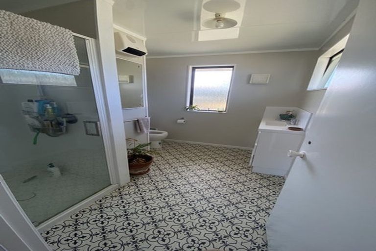 Photo of property in 15 Welland Place, Island Bay, Wellington, 6023